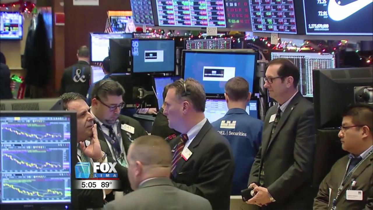 U.S. sees yield curve inversion for third straight month 2.jpg